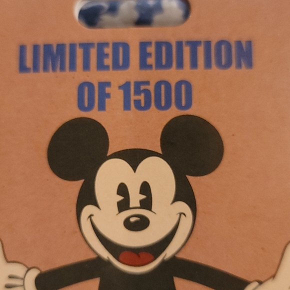 MICKEY MOUSE LIMITED EDITION PIN - Picture 2 of 4